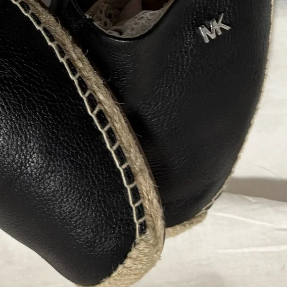 Michael Kors Black
Leather Espadrille
Slip-On Flats Size 9M - Picture 12 of 14